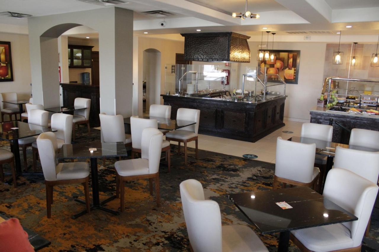 Hotel Calafia Mexicali Buitenkant foto