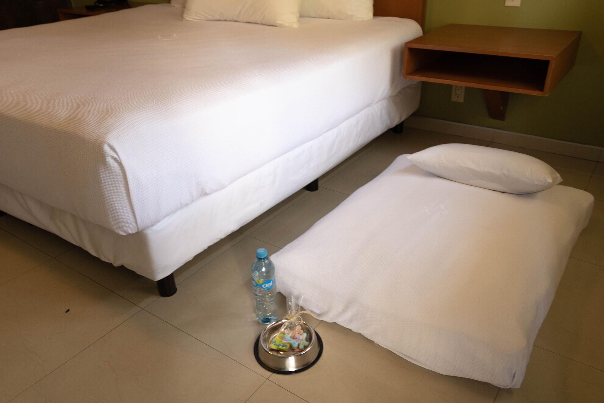 Hotel Calafia Mexicali Buitenkant foto