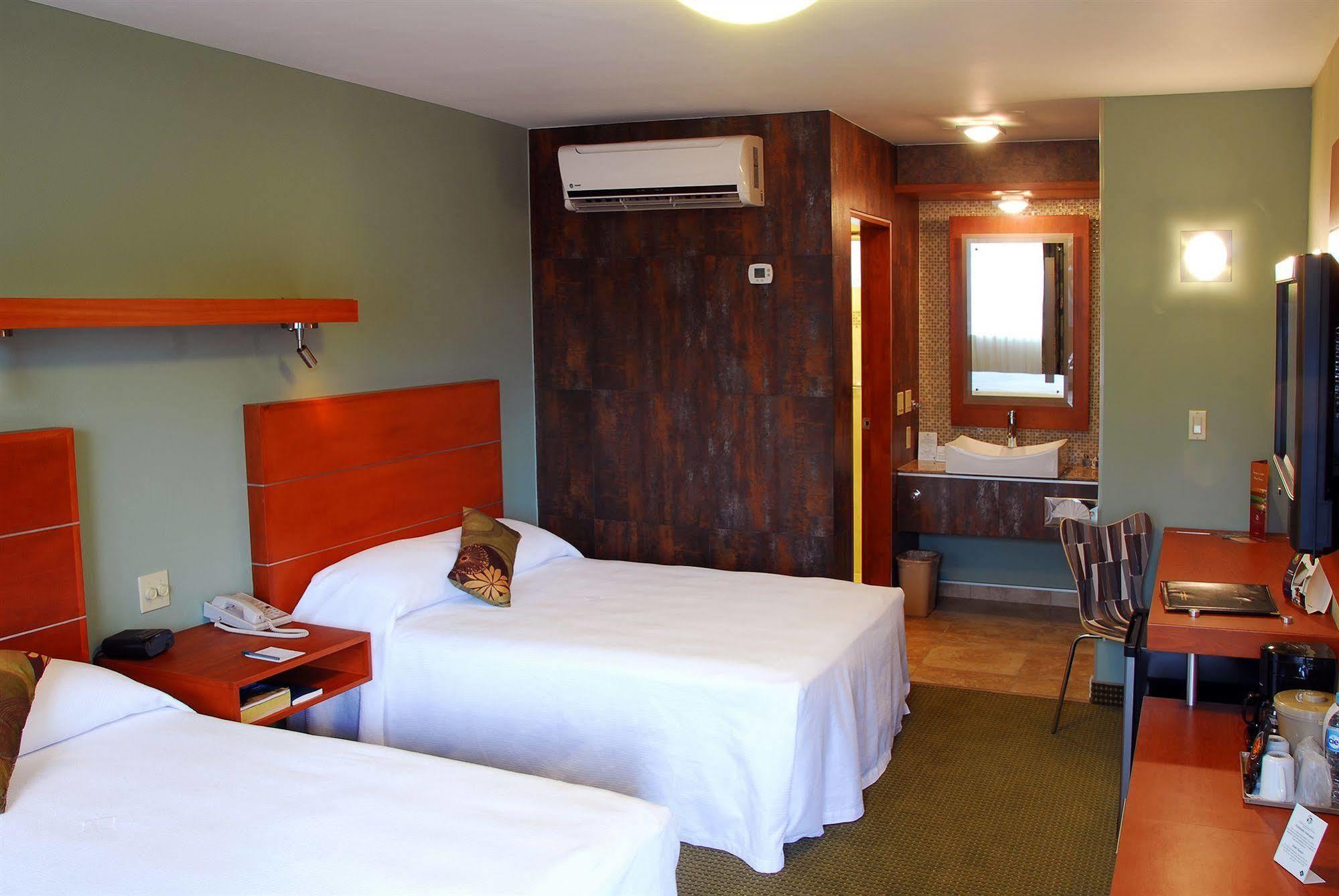 Hotel Calafia Mexicali Buitenkant foto
